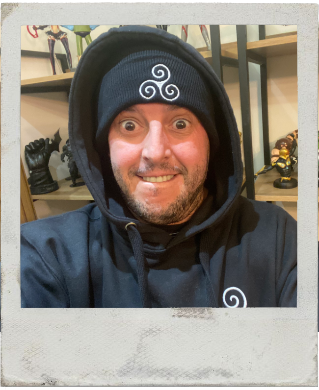 Ânderson Q. adventure sports and technology professional - author of Nonada, Coddiwomple, and creator of table games