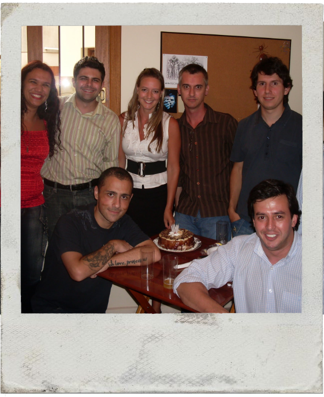 Ânderson Q. with team - multicultural collaboration and distributed team leadership